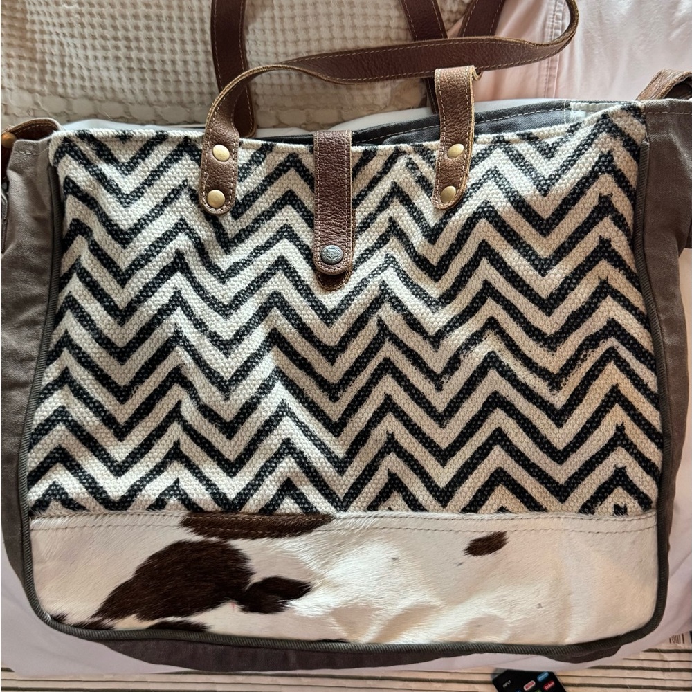 Chevron Patterned Tote Bag with Brown Accents